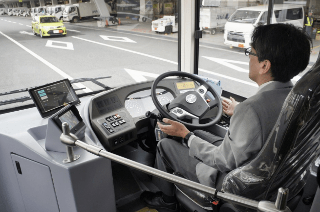 Começam testes de operação de ônibus autônomo no aeroporto de Haneda