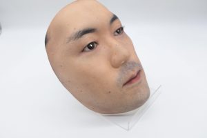 Máscara fabricada pela Kamenya Omote é simplesmente idêntica ao original