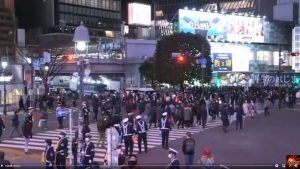 Multidões cumprimentam o Ano Novo no Japão, apesar dos apelos dos líderes para ficar em casa 1