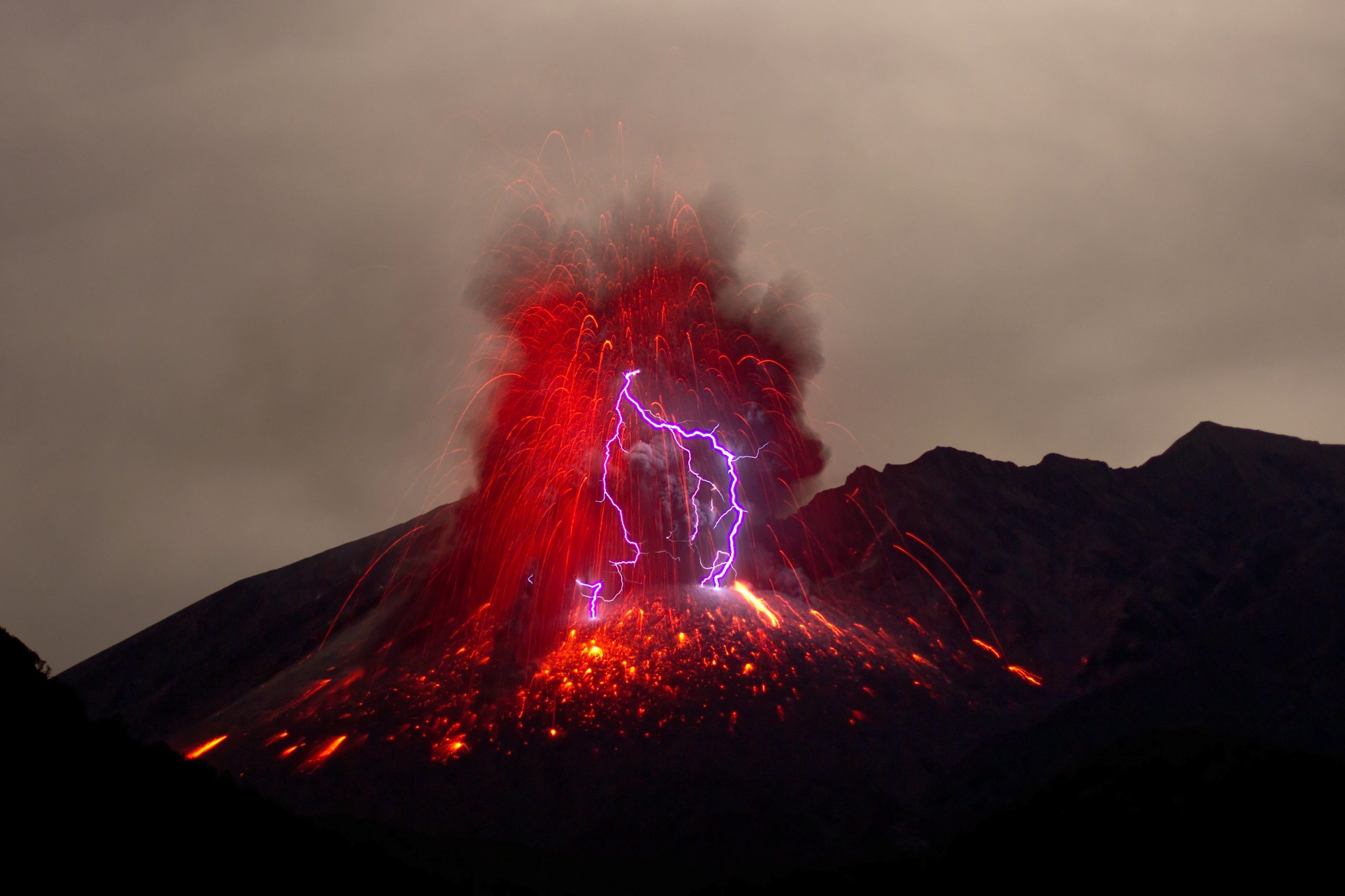 Estará próximo de ocorrer uma erupção no majestoso Monte Fuji?