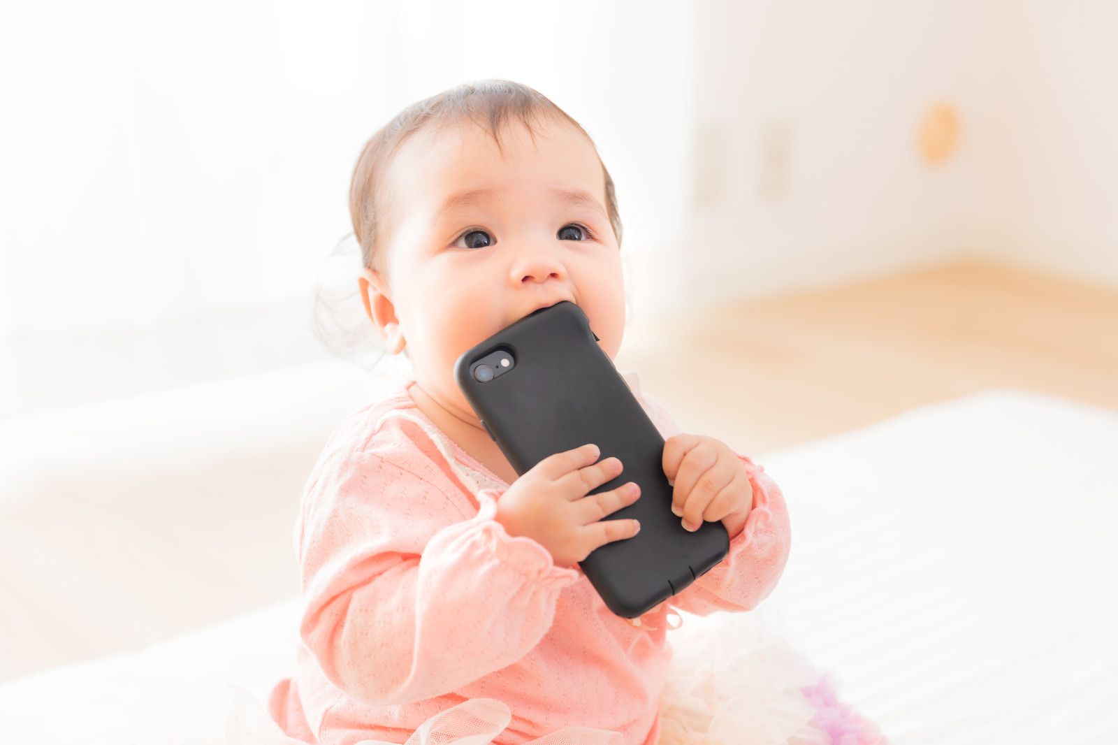 Província prevê primeiro decreto para reduzir o uso de smartphones para crianças