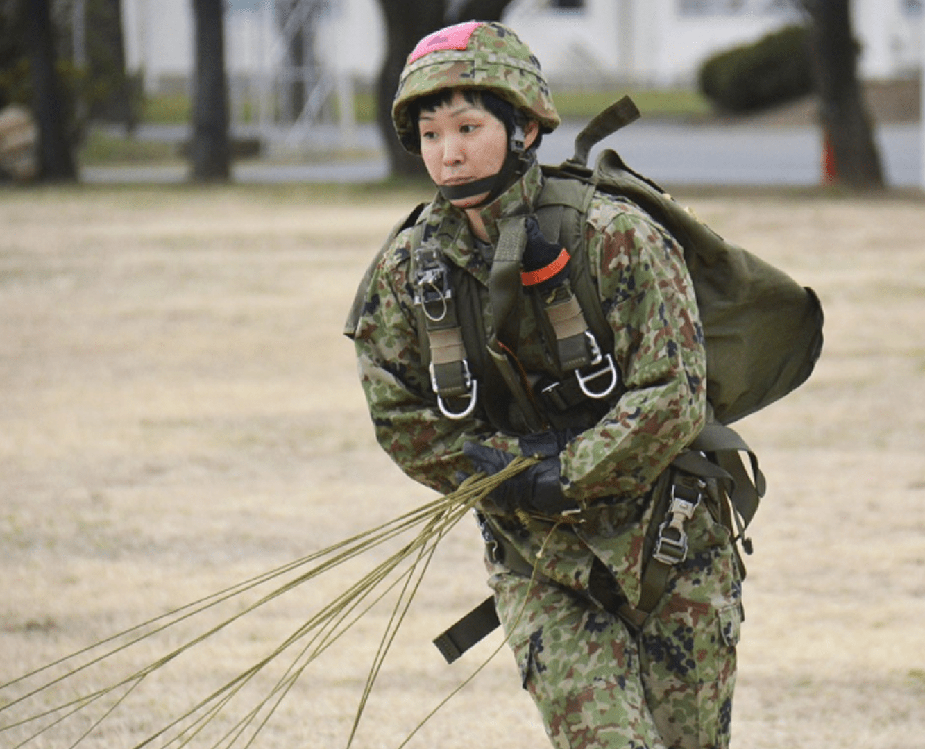 Japão anuncia sua primeira paraquedista mulher