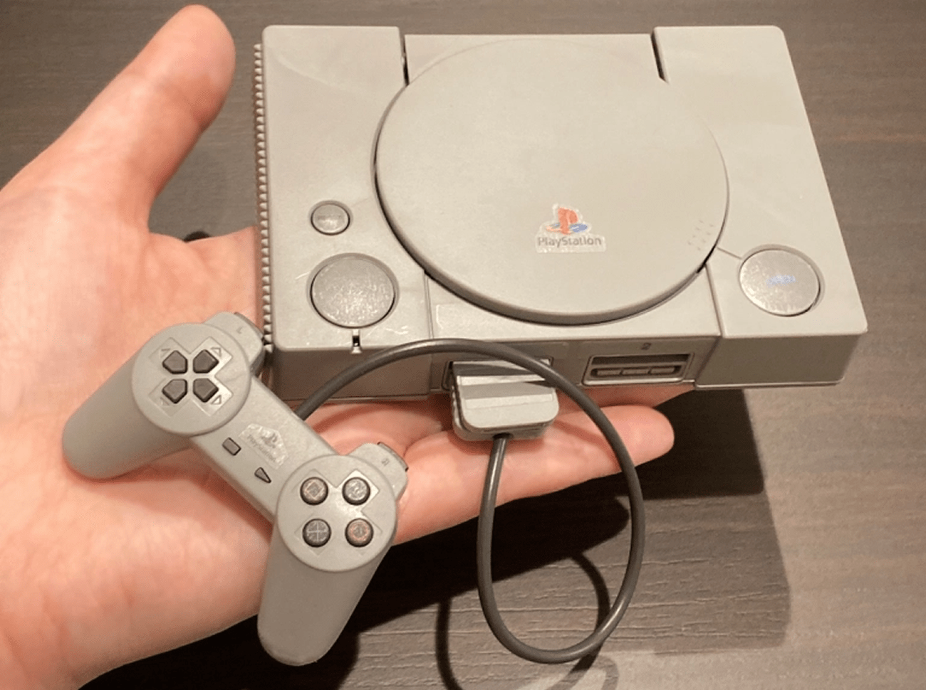 #StayHome: Monte um modelo em escala de PlayStation para aproveitar seu tempo em casa com nostalgia