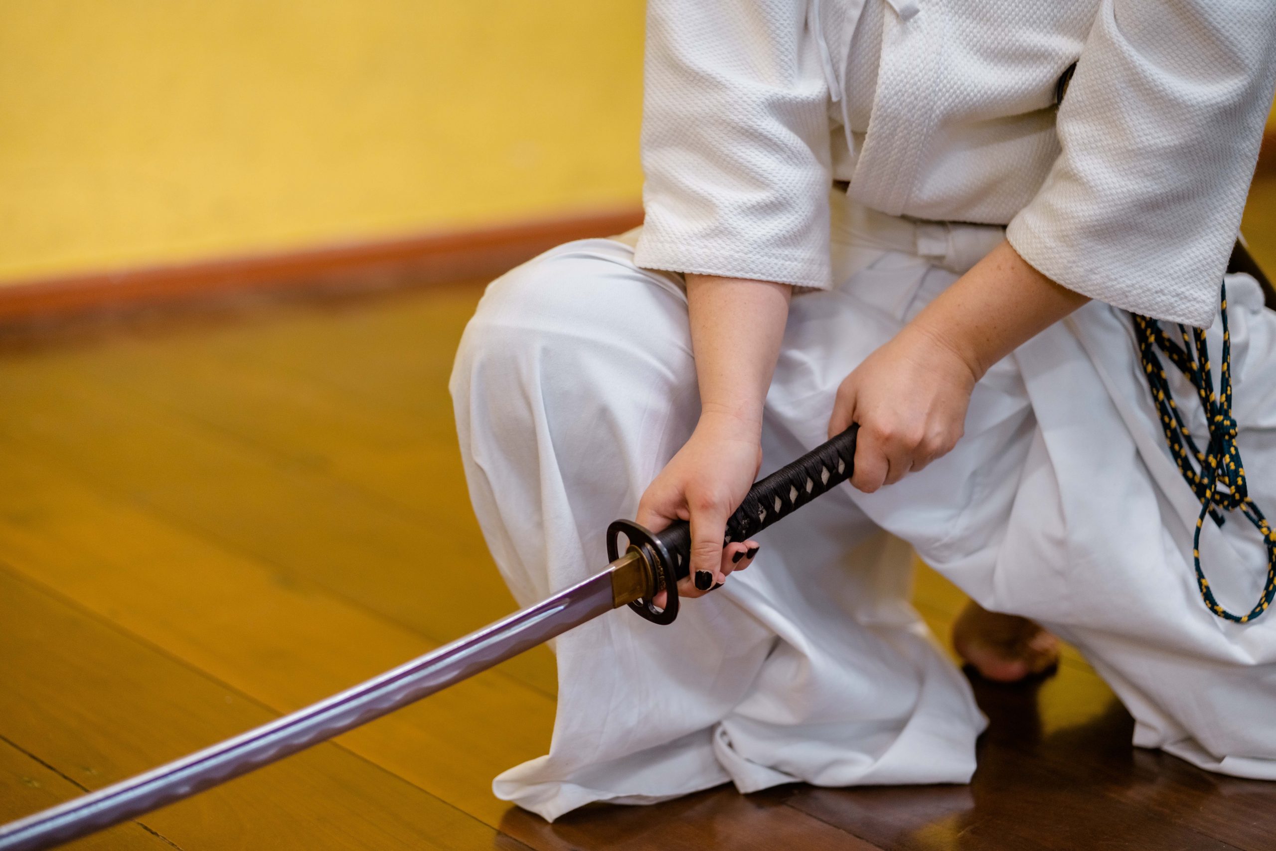 Empresa especializada faz “vaquinha” on-line para criar mini tesouras de espadas de samurai