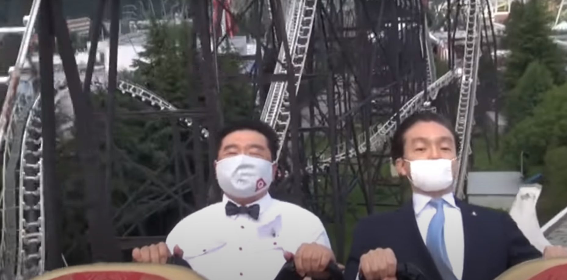 Vídeo mostra como é possível não gritar nas montanhas-russas do Japão