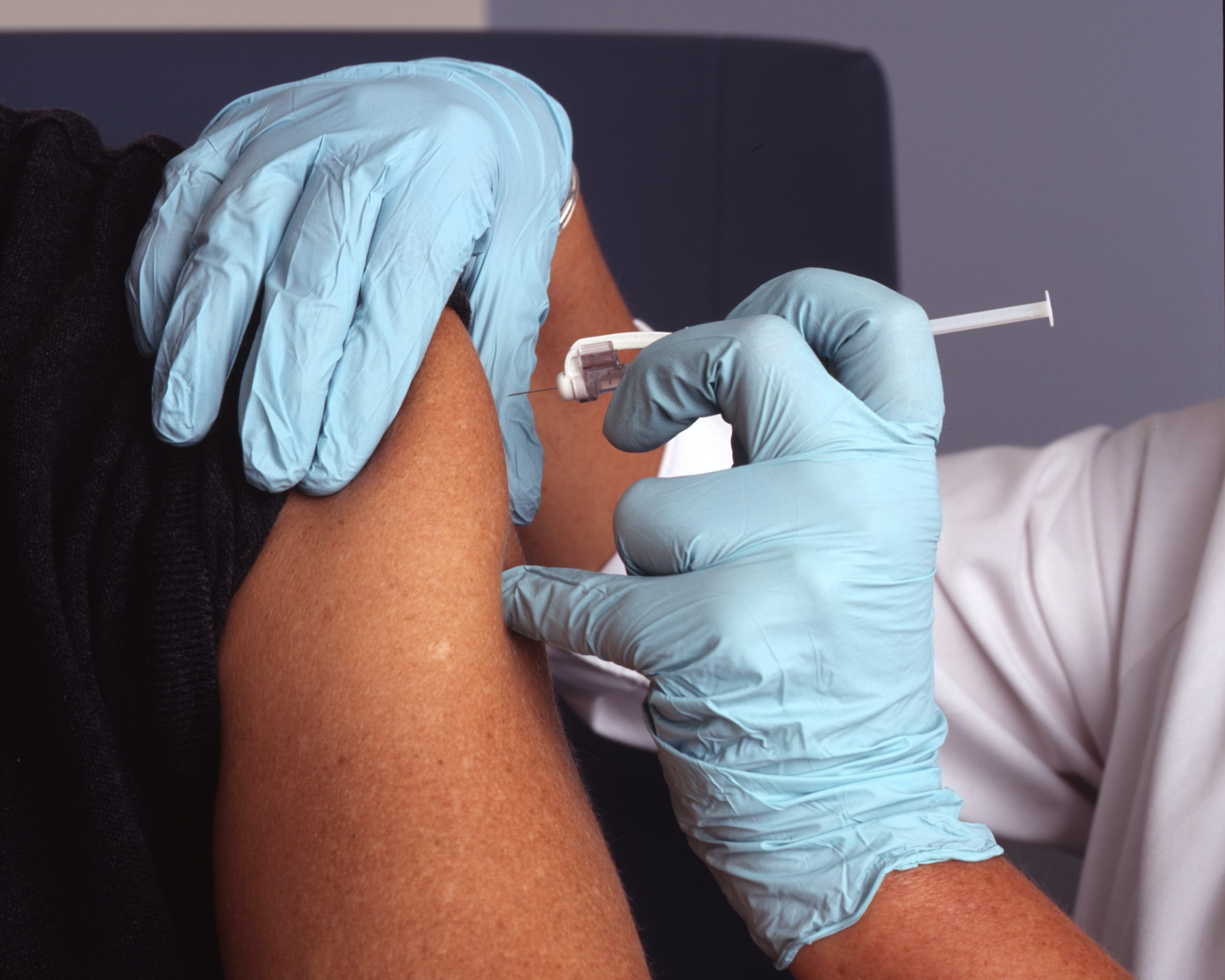 Inicia-se o primeiro teste da vacina em humanos do COVID-19 no Japão