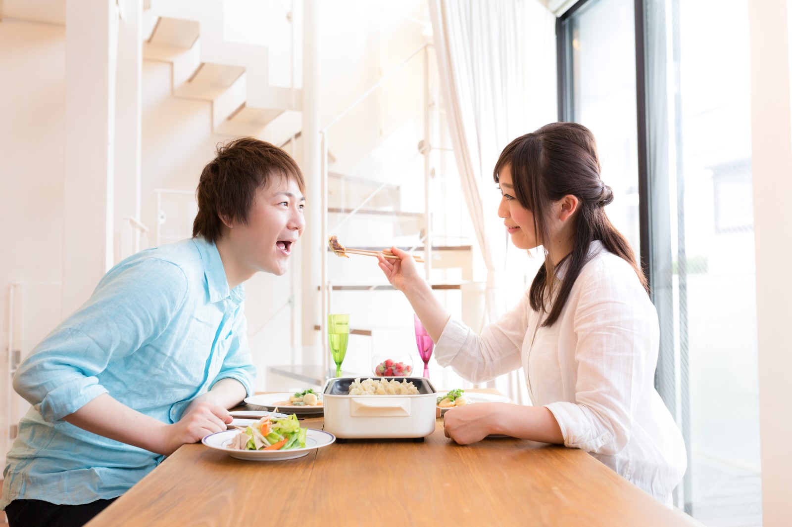 Casais do Japão que querem experimentar morar juntos, agora podem alugar apartamentos por apenas uma semana