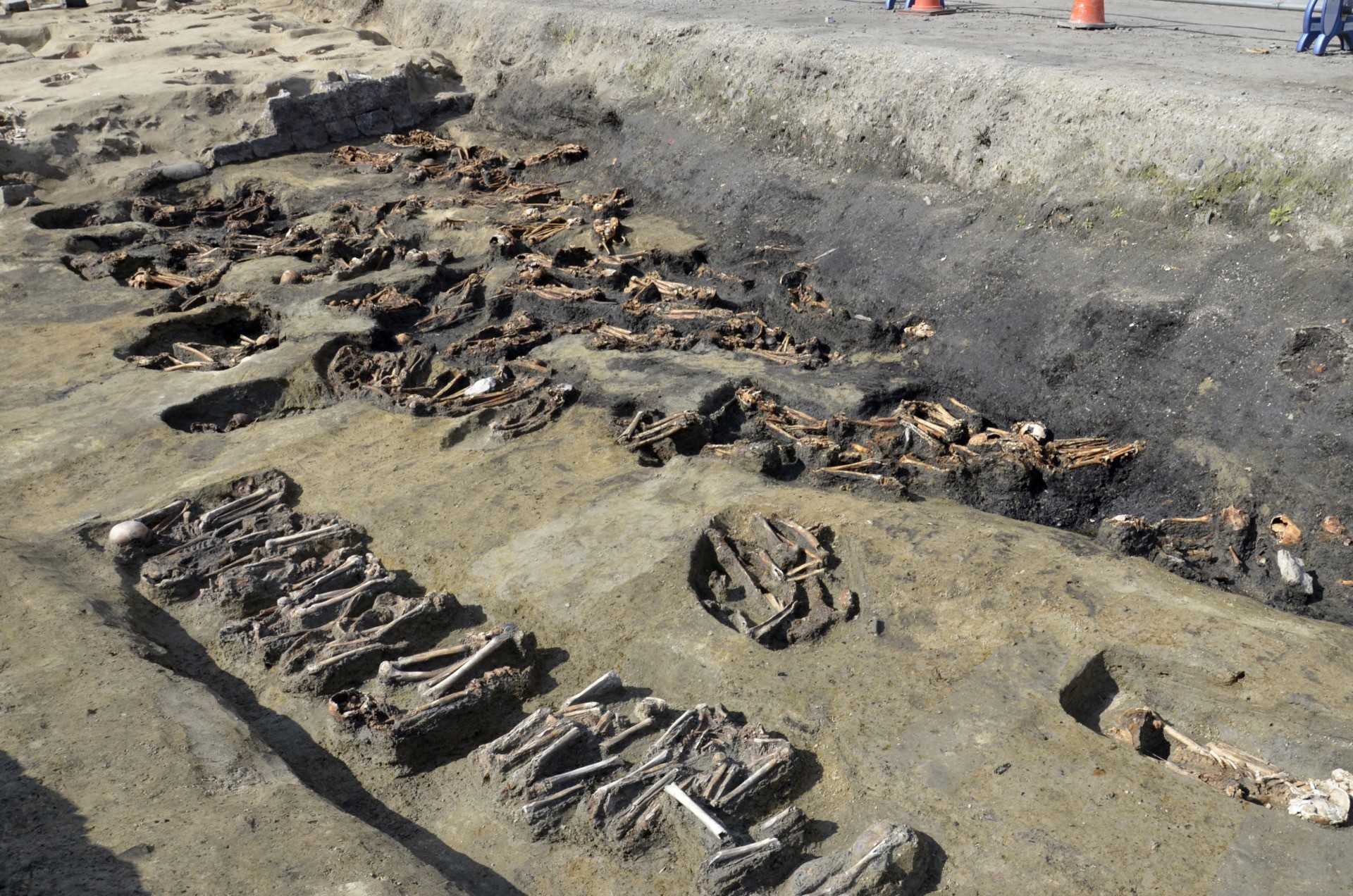Mais de 1.500 ossos humanos encontrados no túmulo histórico de Osaka