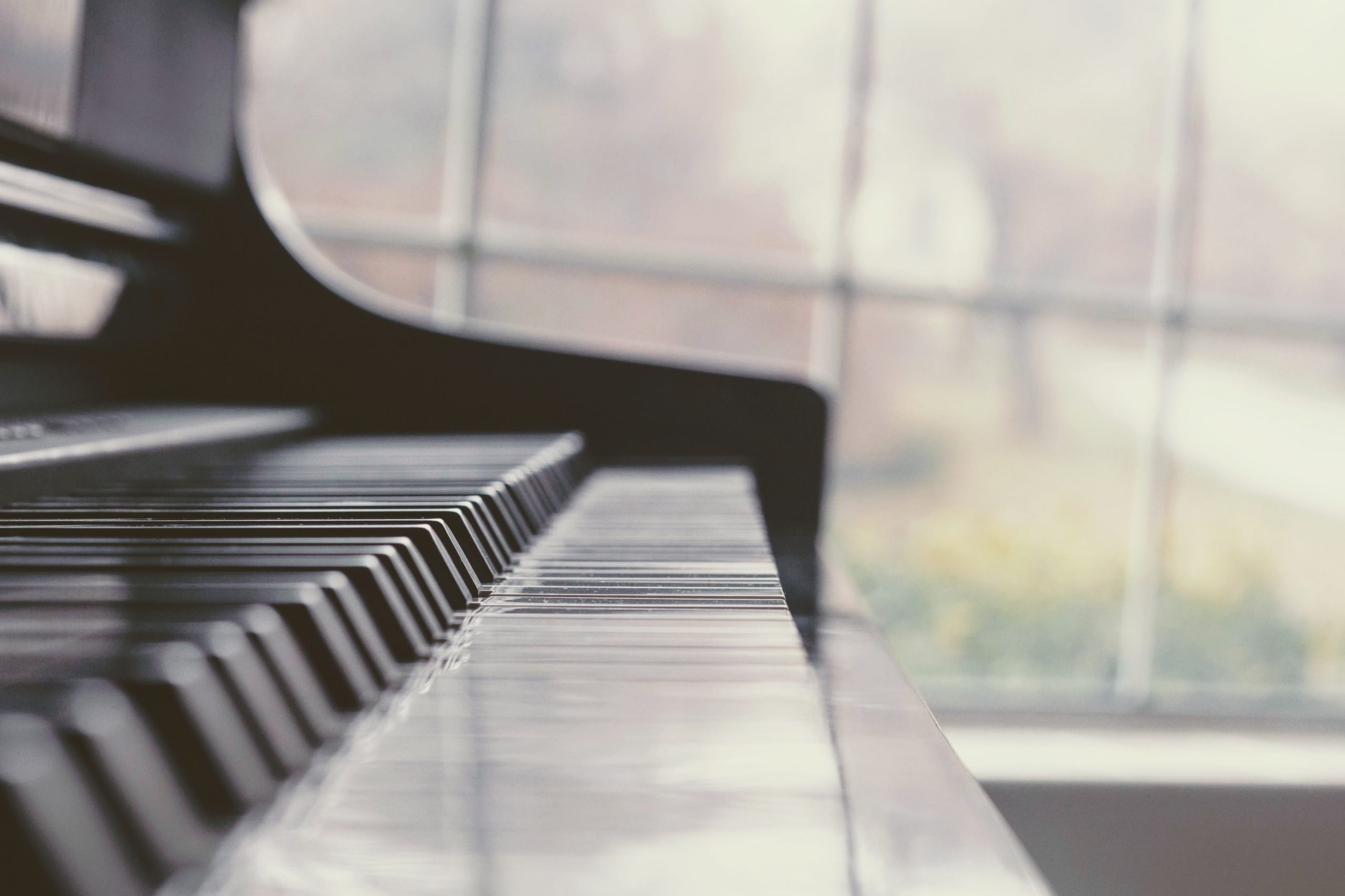 Homem é preso em Nagoya  por roubar capas de piano de escolas por motivos desconhecidos