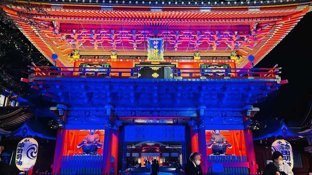 O santuário de Akihabara celebra o lançamento do PlayStation 5