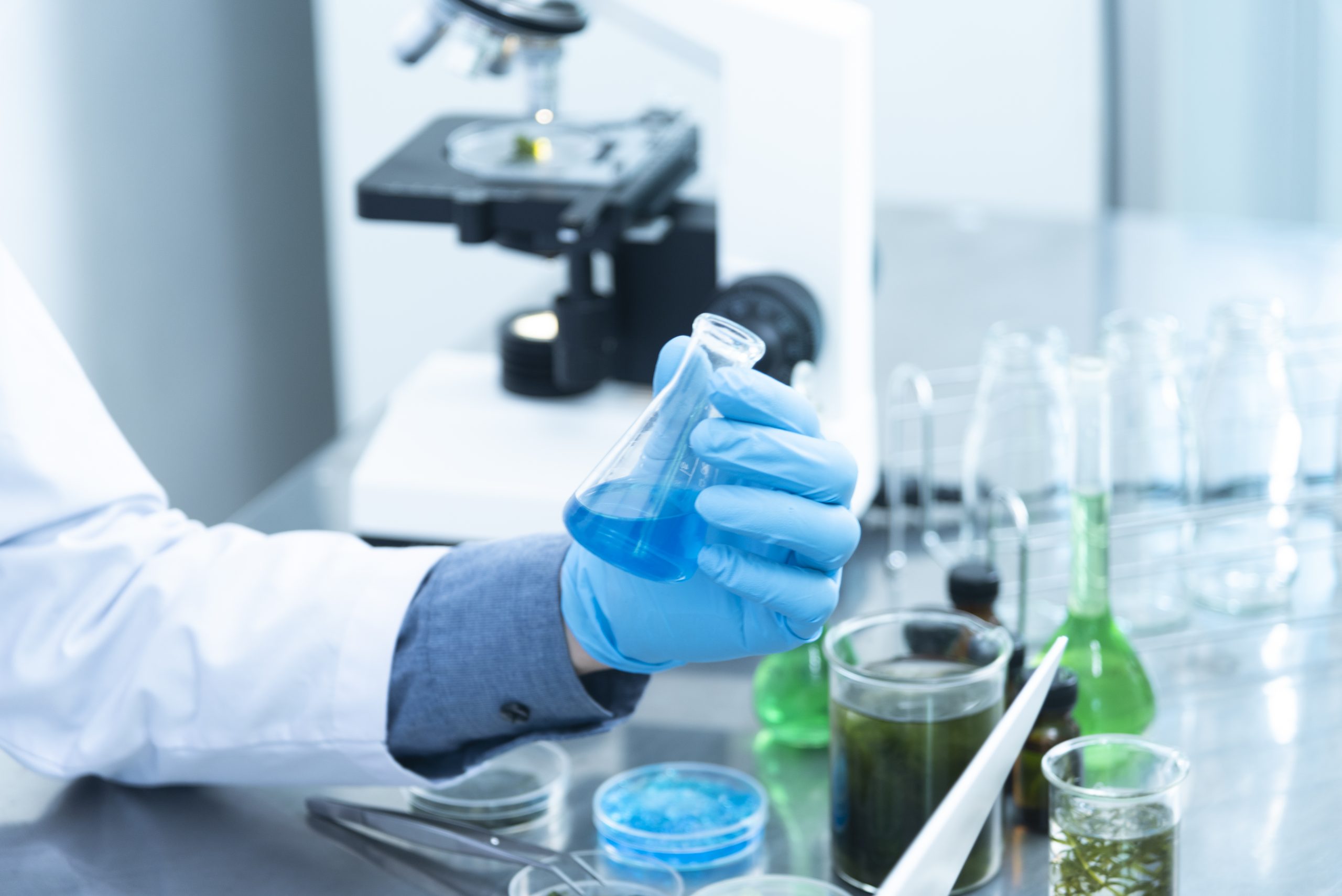 Takeda inicia testes clínicos da vacina Novavax contra COVID-19 no Japão