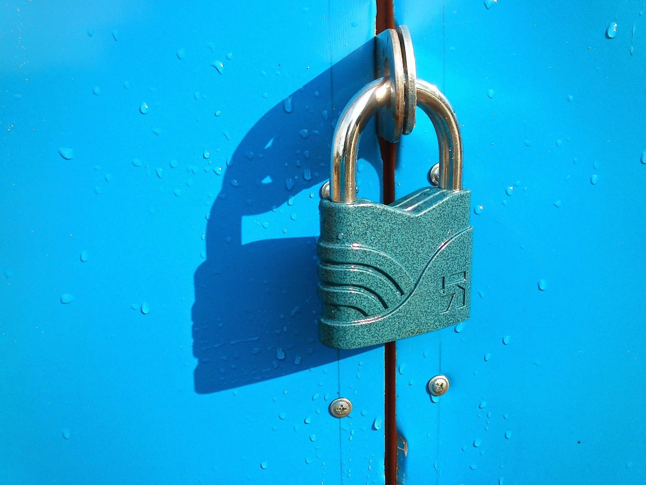 Back to 2012. Blue lock on blue gate.