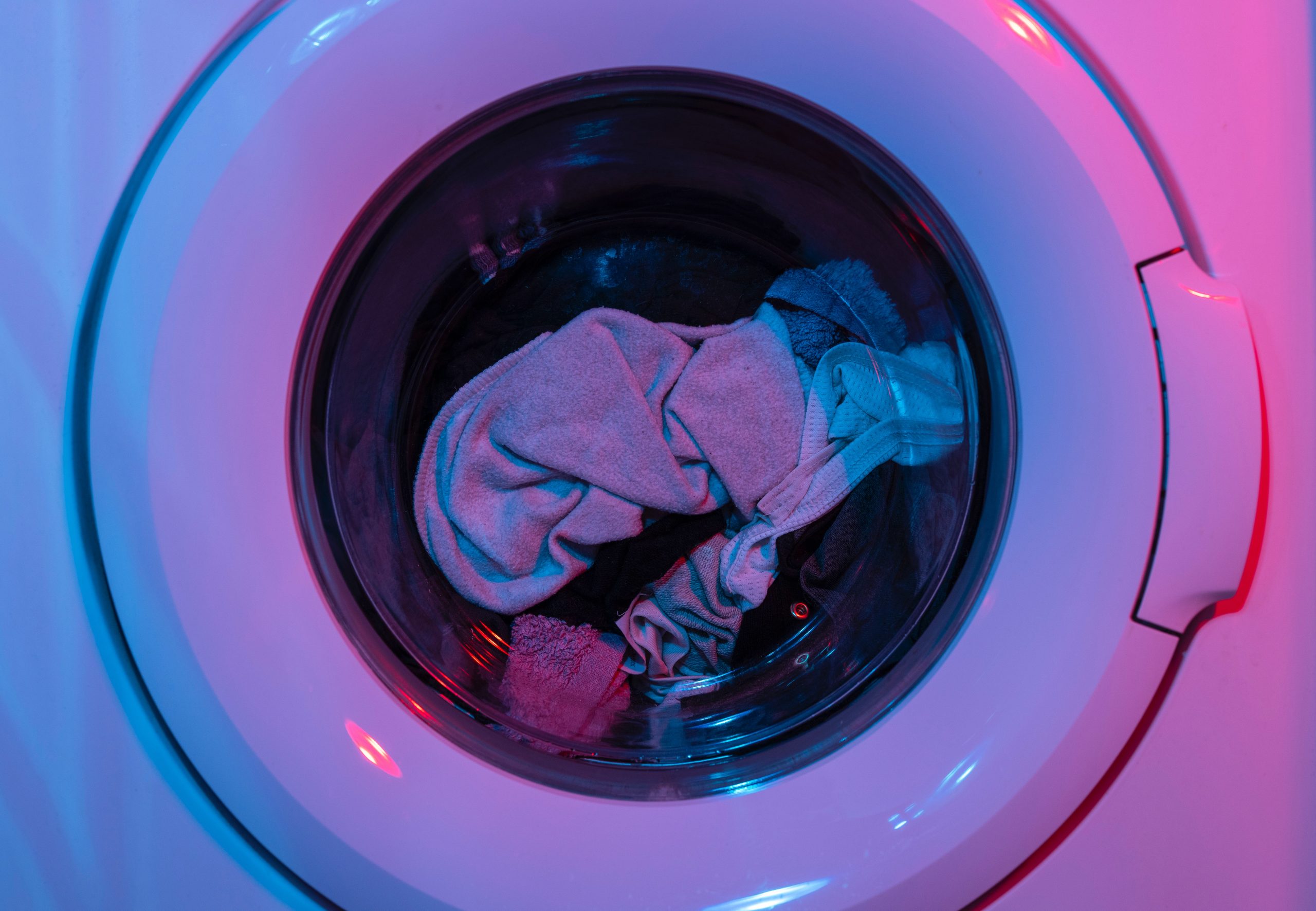 Lavando a roupa suja – domine sua máquina de lavar japonesa