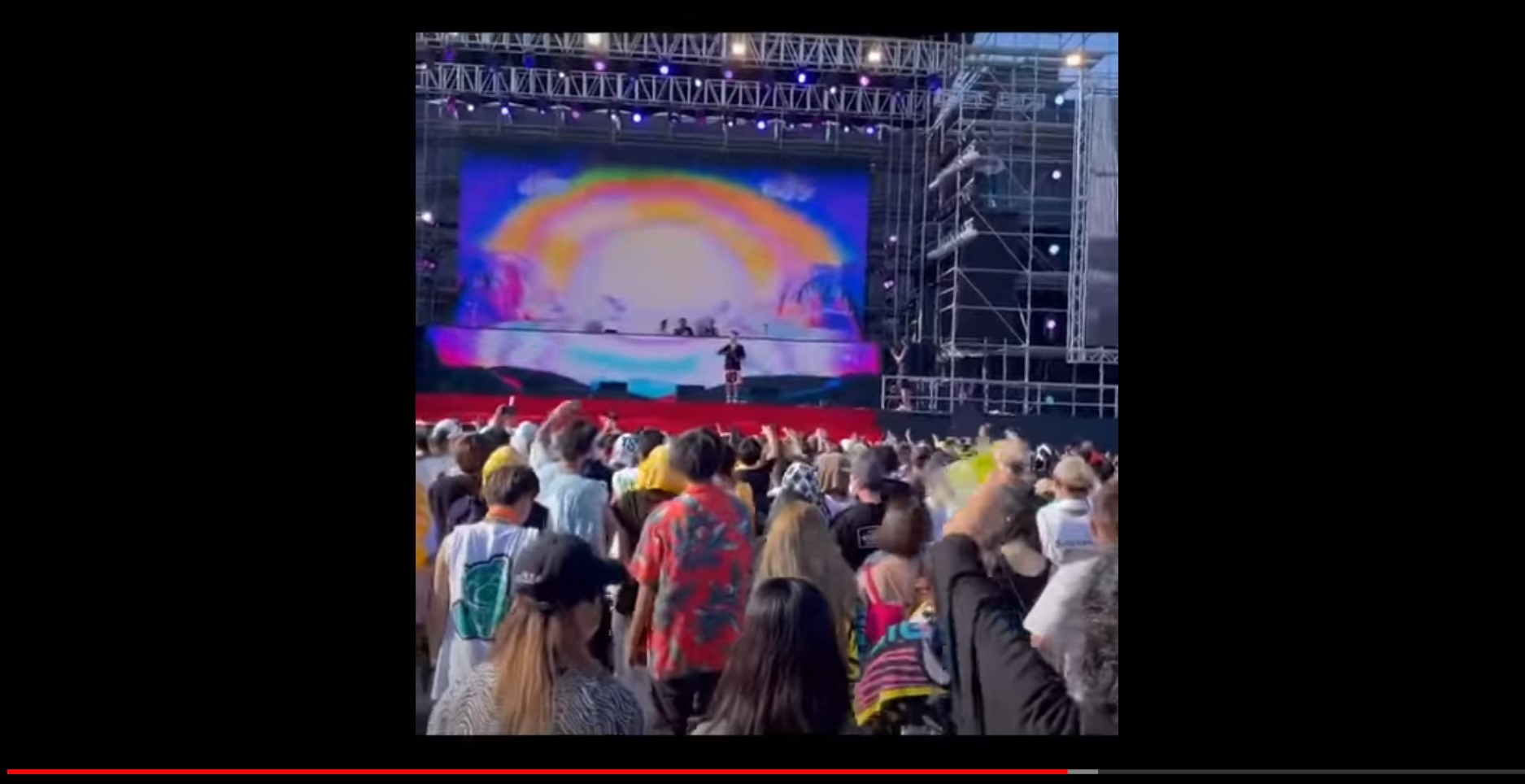 Aichi: evento musical reúne mais de 8 mil pessoas, ignorando totalmente a pandemia