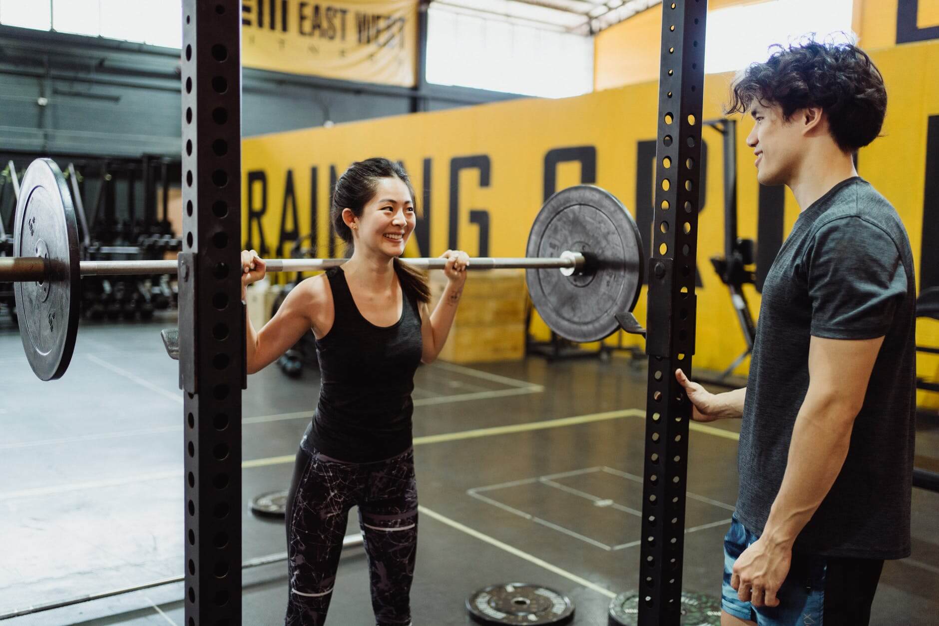 Diferenças entre o treino com  peso livre e  máquina