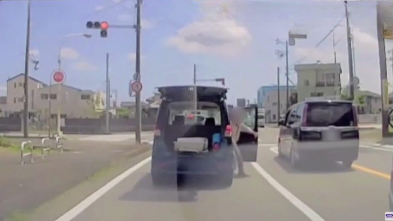 Motorista atrapalhado provoca acidente no Japão