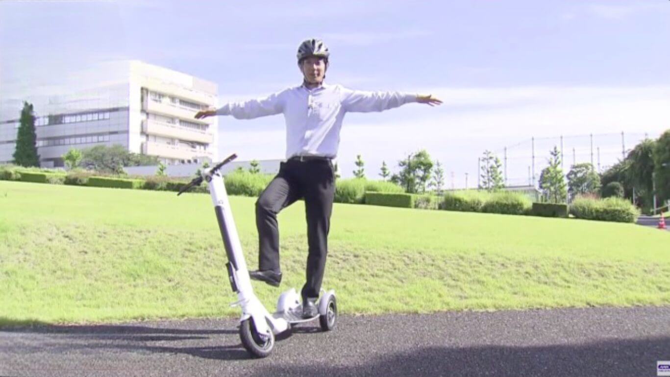 Honda apresenta triciclo elétrico com função anti queda e equilíbrio constante