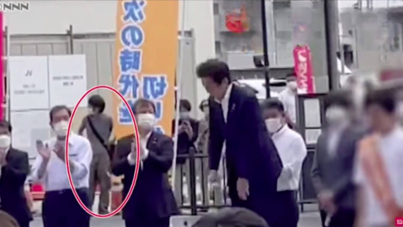 Ex-Primeiro-Ministro do Japão é baleado e morto durante comício