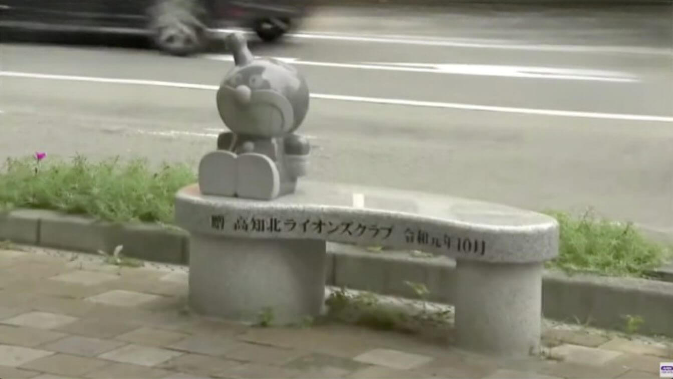 Estátua de personagem de anime é depredado em rua do Japão