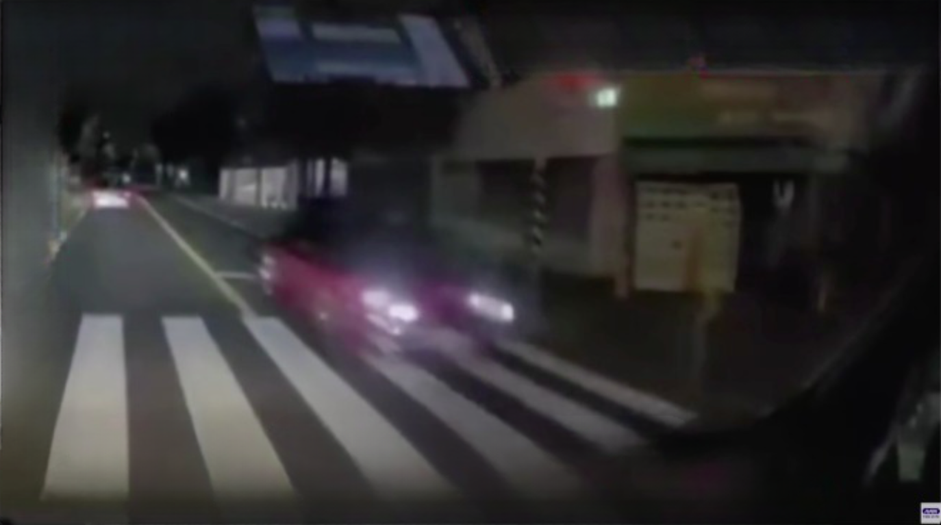 Dono de carro esportivo do Japão tem o veículo furtado e encontra com ele na rua, logo após o crime