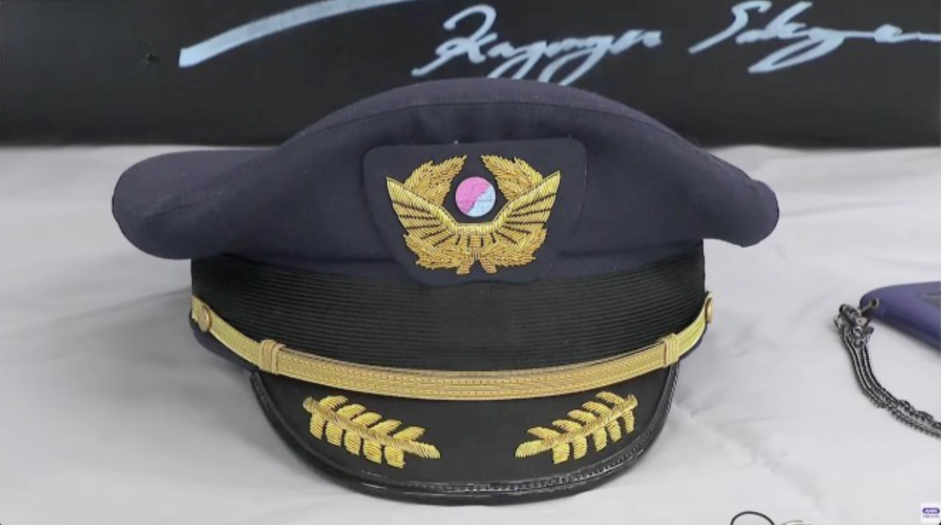 Homem se veste de piloto e engana estrangeira em aeroporto do Japão 