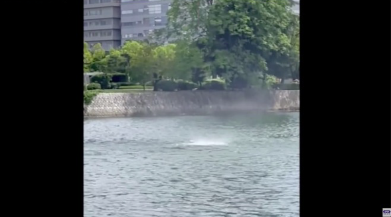 Pé de vento é gravado dentro de rio em cidade do Japão 