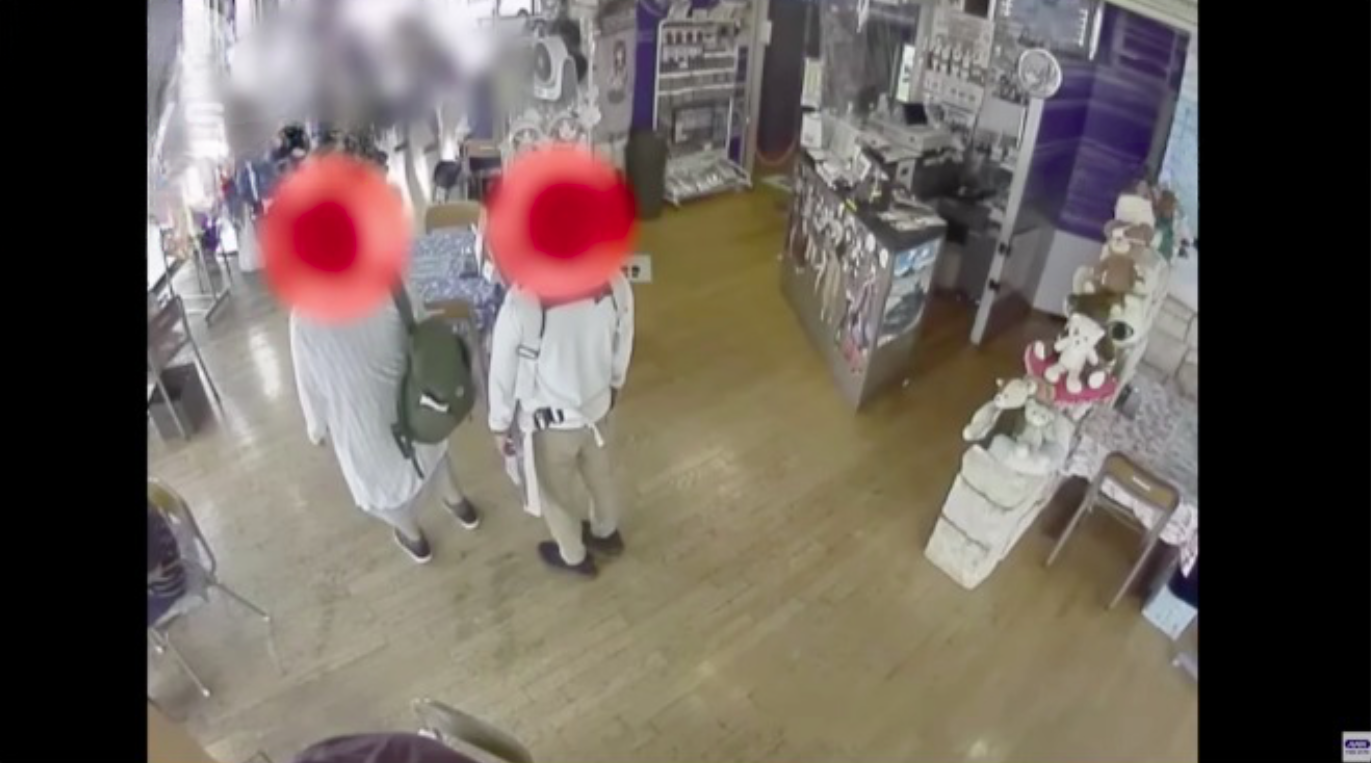 Casal com bebê vai a Anime Café e sai sem pagar 