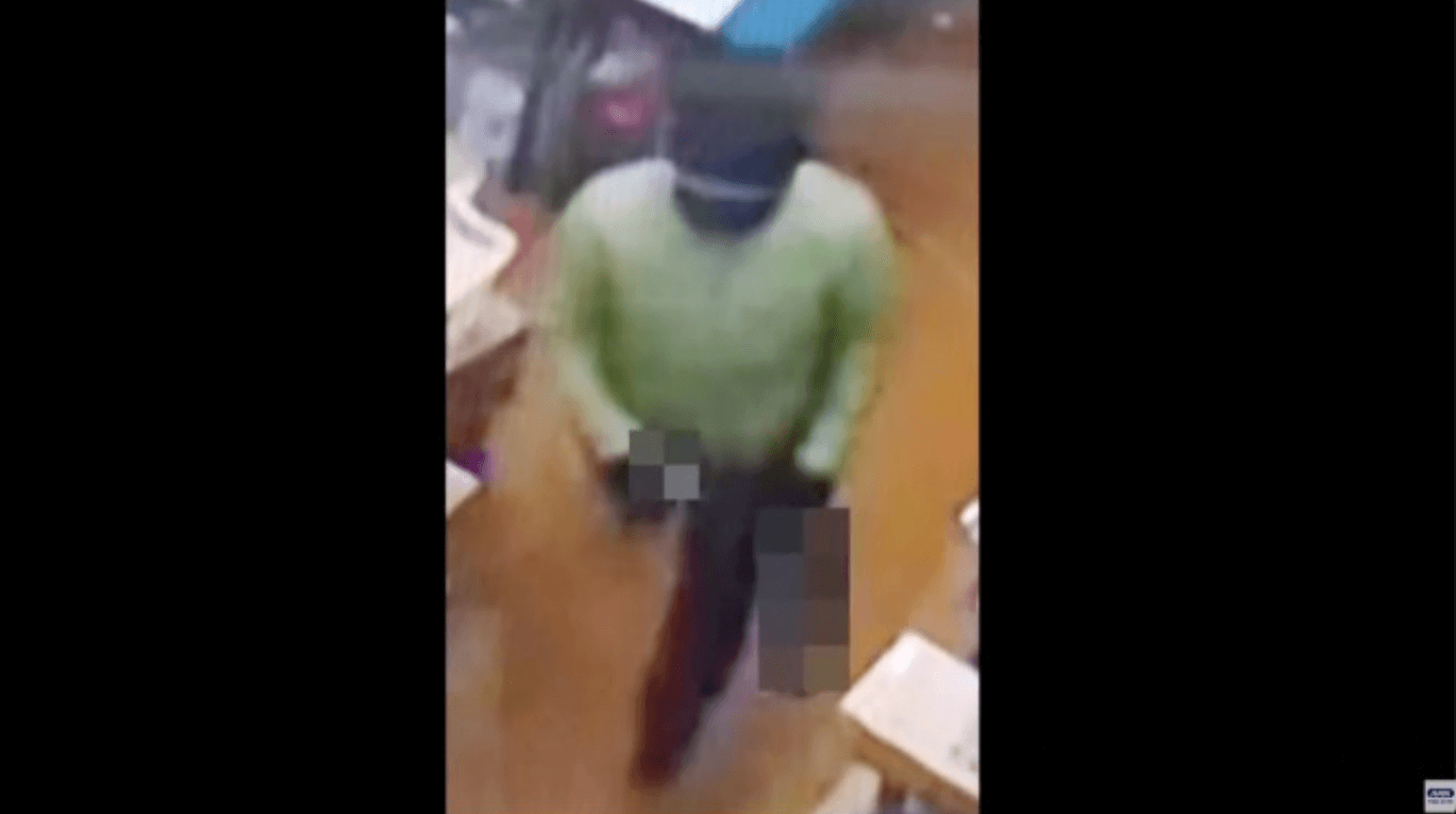Homem invade loja de preço único no Japão, ameaça balconista com faca e rouba quase 400 mil ienes 