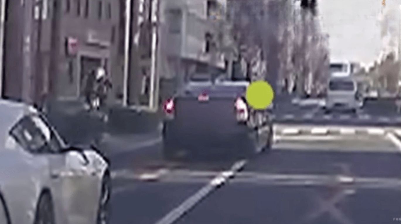 Briga de trânsito é captada por câmera veicular no Japão 
